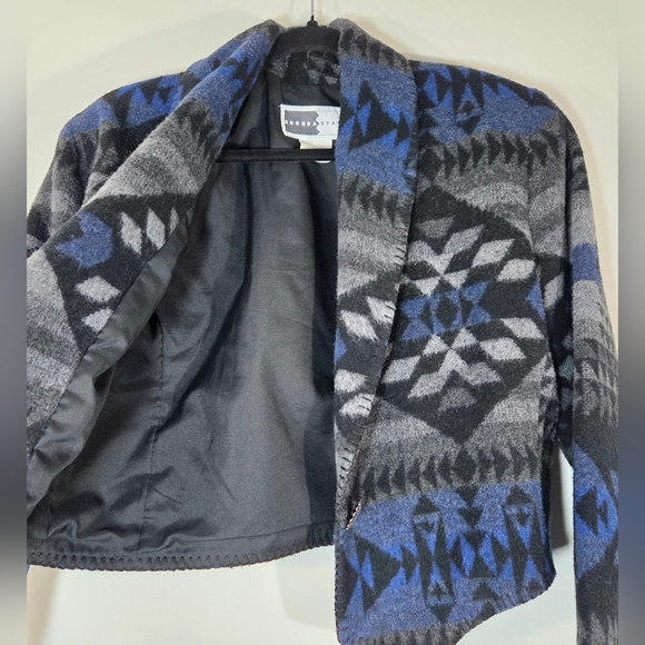 VINTAGE RHONDA STARK WOOL BLEND SOUTHWESTERN AZTEC CROPPED JACKET. - Picture 2 of 7
